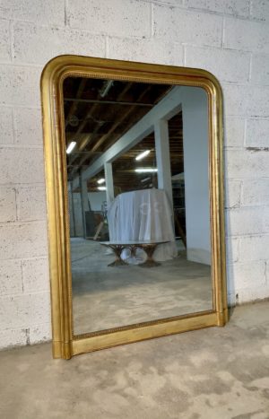 Miroir Louis Philippe doré ancien feuille doucine perles grand