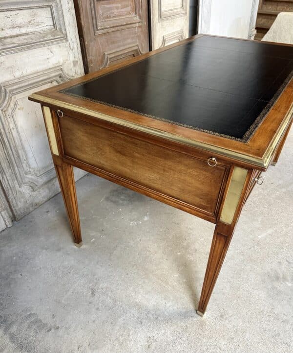 Bureau plat de style Directoire circa 1960 – Image 9