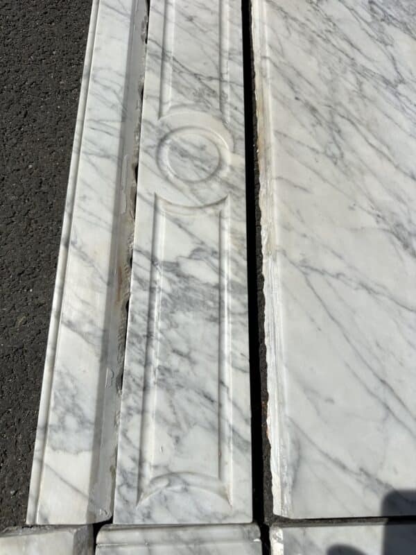 Cheminée pompadour de style Louis XV en marbre blanc – Image 3