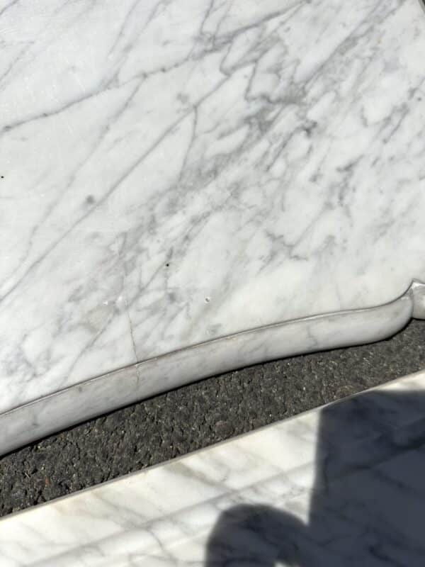 Cheminée pompadour de style Louis XV en marbre blanc – Image 13
