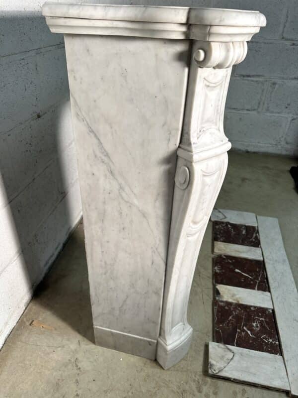 Petite cheminée de style Louis XV en marbre blanc 19e siècle – Image 11