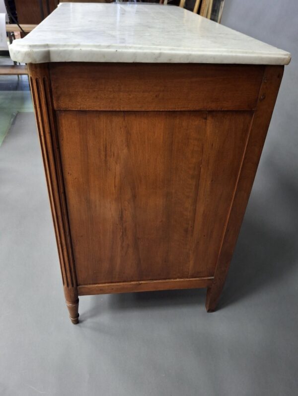 Commode Louis XVI en noyer vers 1800 – Image 4