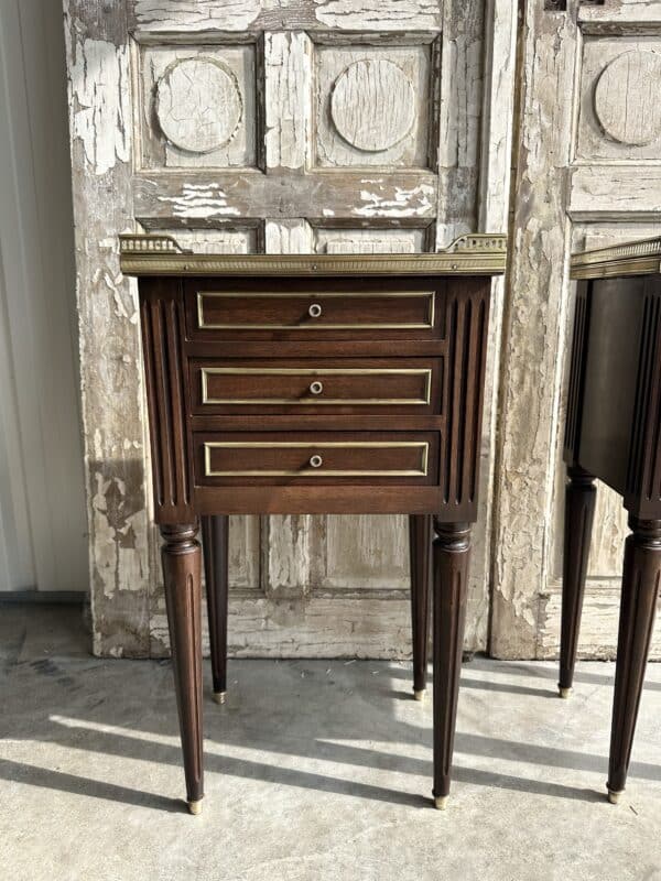Paire de chevets de style Louis XVI acajou – Image 3