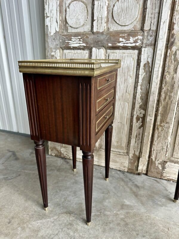 Paire de chevets de style Louis XVI acajou – Image 15