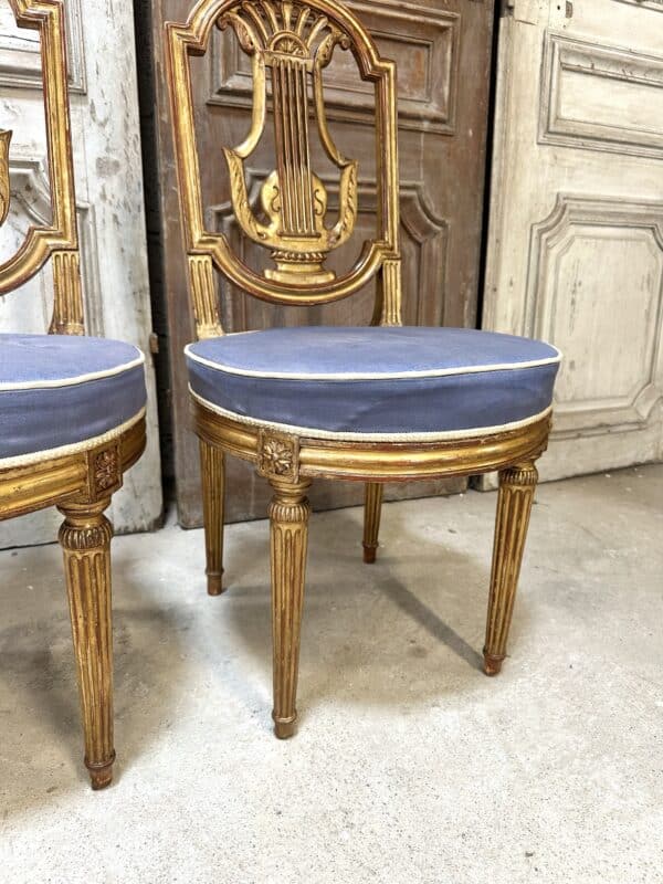 Paire de chaises style Louis XVI en bois doré – Image 3