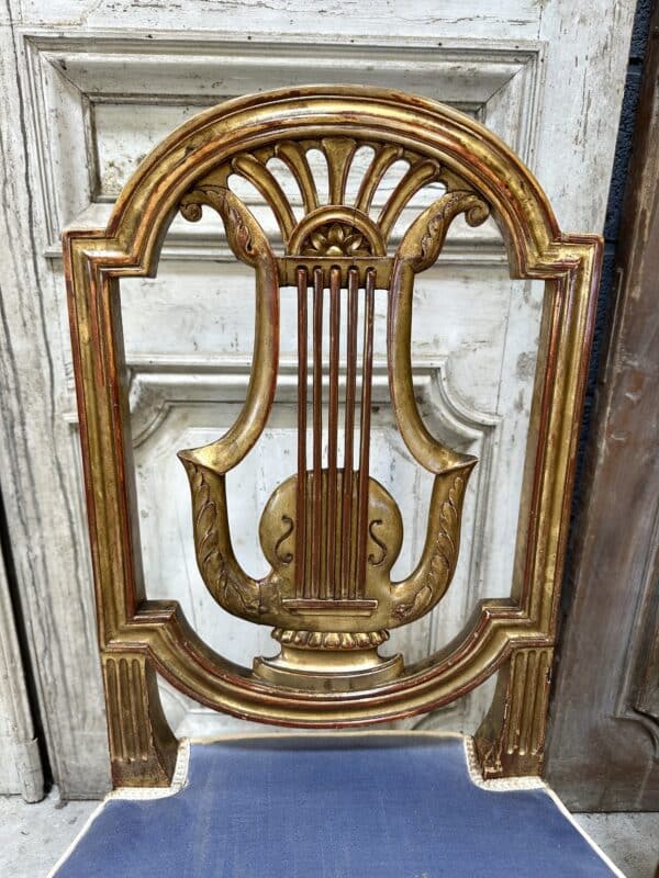 Paire de chaises style Louis XVI en bois doré – Image 5