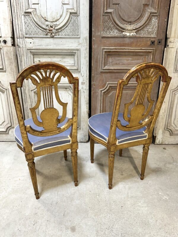 Paire de chaises style Louis XVI en bois doré – Image 7