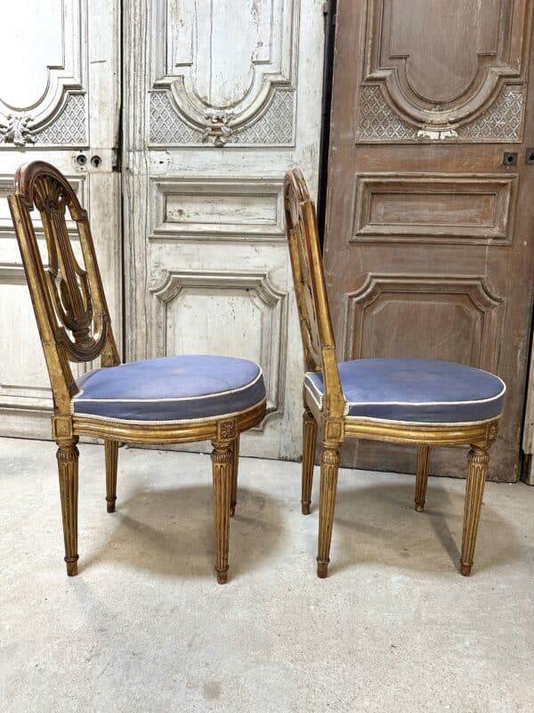 Paire de chaises style Louis XVI en bois doré – Image 8