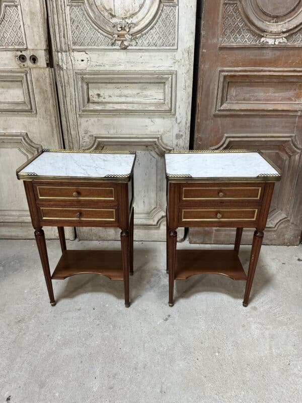 Paire de chevets Louis XVI en acajou circa 1970