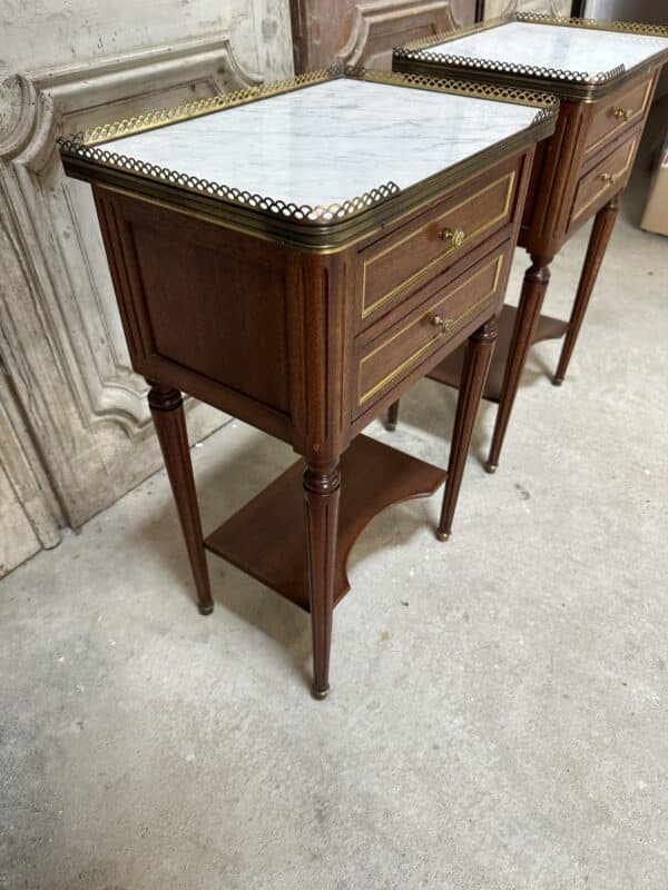 Paire de chevets Louis XVI en acajou circa 1970 – Image 3