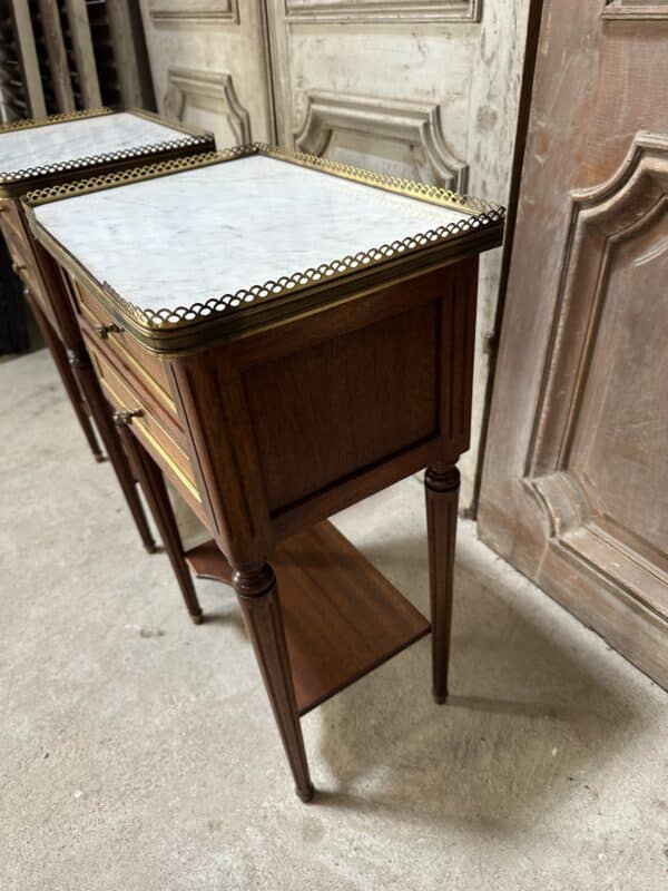 Paire de chevets Louis XVI en acajou circa 1970 – Image 4