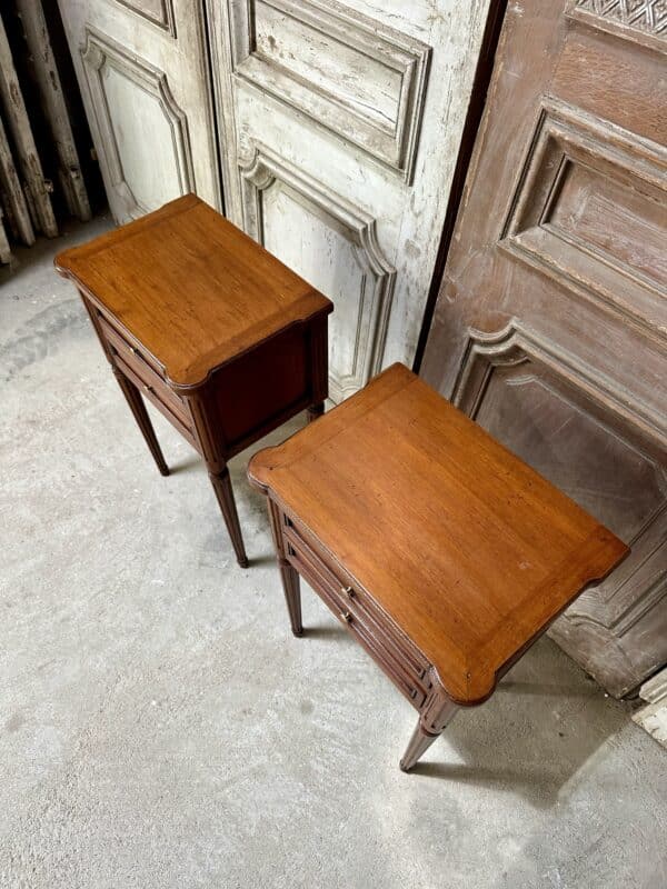 Paire de chevets style Louis XVI circa 1970 – Image 3