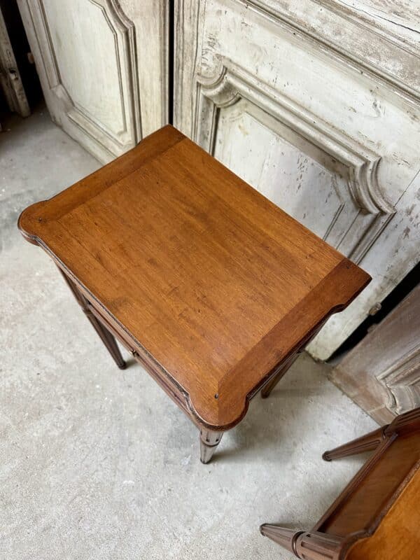 Paire de chevets style Louis XVI circa 1970 – Image 4