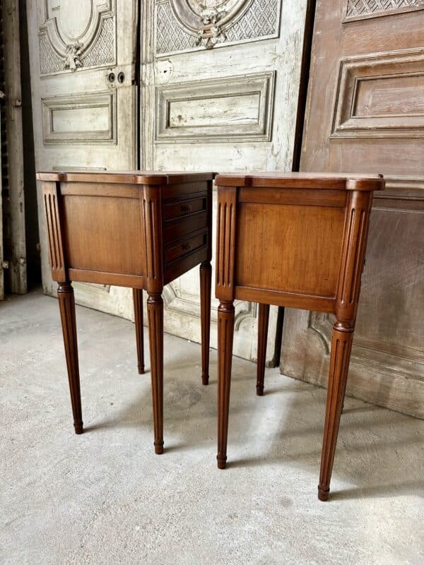 Paire de chevets style Louis XVI circa 1970 – Image 9