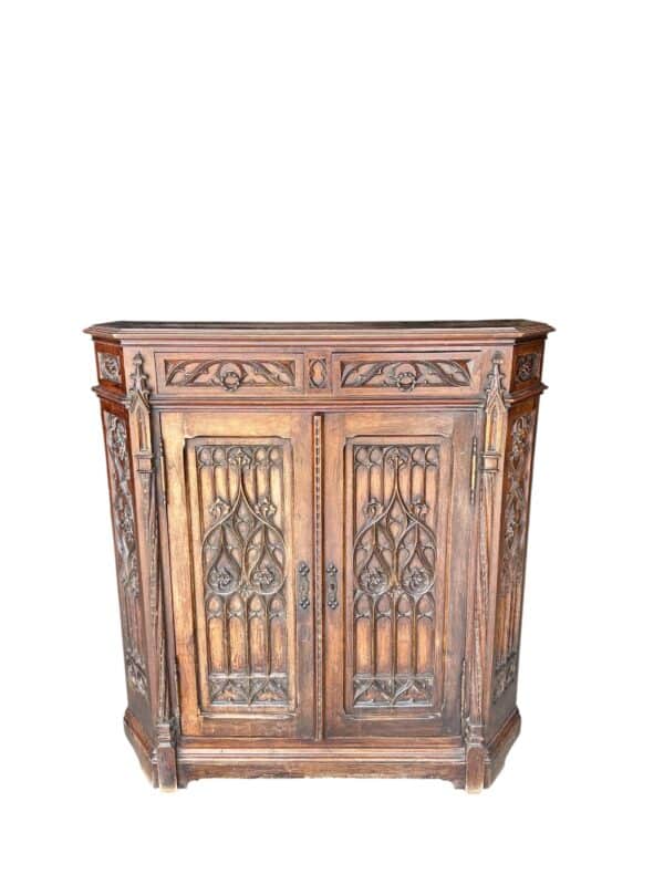 Buffet d’appui de style Néo-Gothique époque 1900