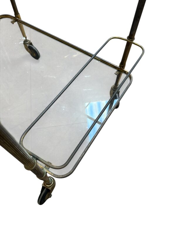 Chariot de bar style BAGUÈS en laiton et bronze circa 1970 – Image 4