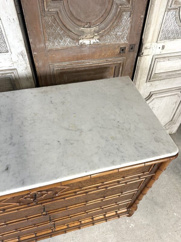 Commode faux bambou en érable époque fin 19e siècle – Image 10