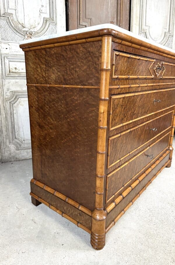 Commode faux bambou en érable époque fin 19e siècle – Image 13