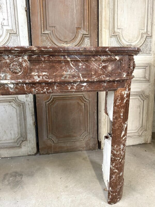 Cheminée en marbre rouge style Louis XVI fin 19e siècle – Image 20