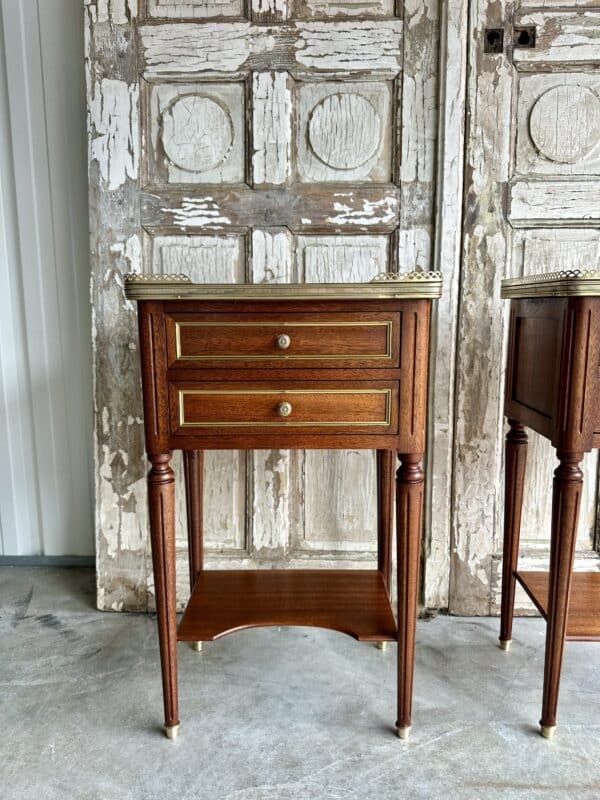 Paire de chevets en acajou style Louis XVI circa 1960 – Image 3