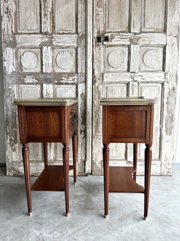 Paire de chevets en acajou style Louis XVI circa 1960 – Image 5