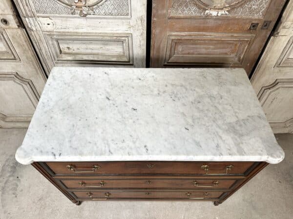 Commode Louis XVI en noyer vers 1800 – Image 6