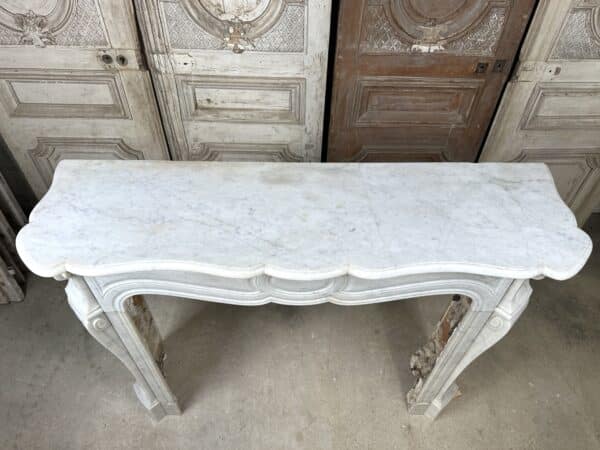 Cheminée pompadour en marbre blanc de carrare époque fin 19e siècle – Image 8