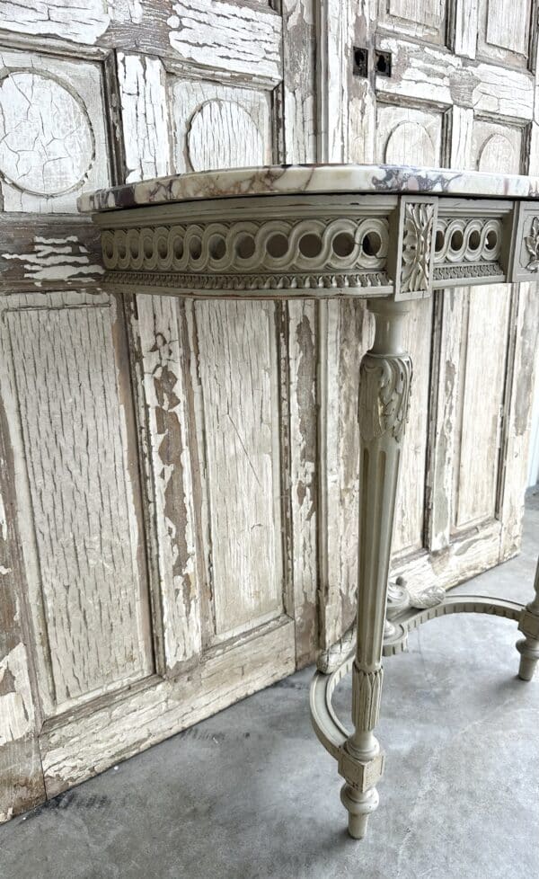 Console d’applique laquée de style Louis XVI 20e siècle – Image 10