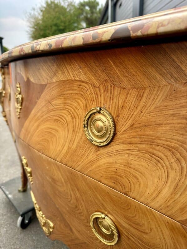 Large commode de style Louis XV milieu 20e siècle – Image 6