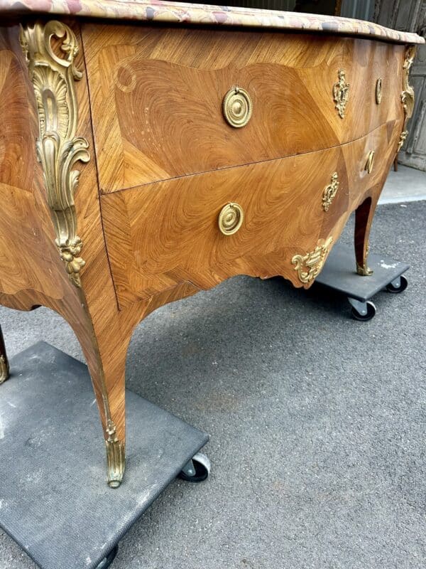 Large commode de style Louis XV milieu 20e siècle – Image 9