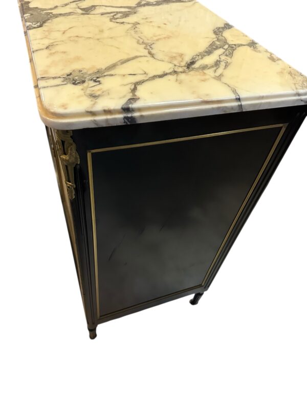 Buffet Louis XVI laqué noir circa 1960 – Image 3