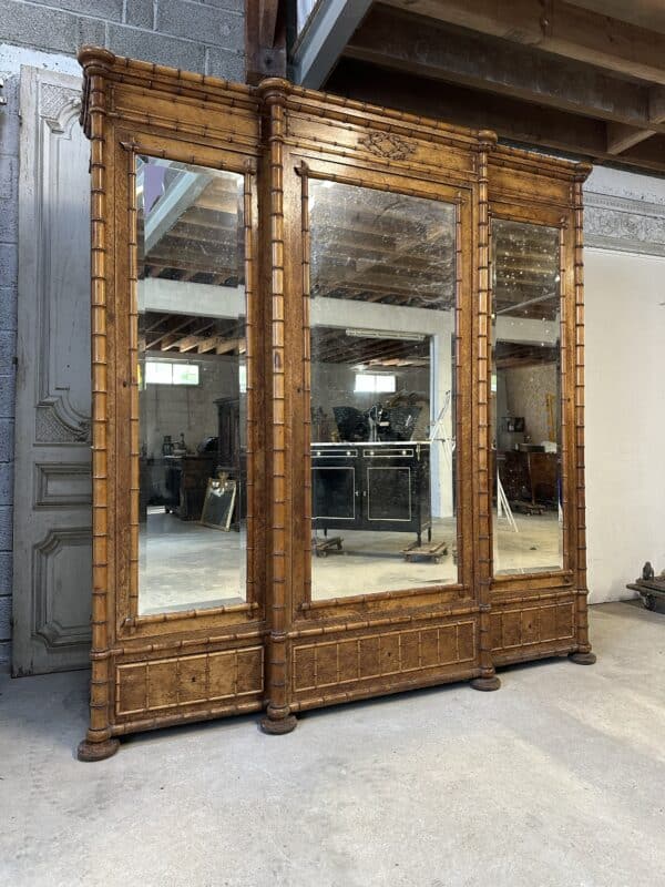 Armoire à glace 3 portes style faux bambou époque 19e siècle