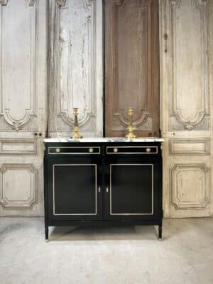 Buffet de style Louis XVI laqué noir circa 1960