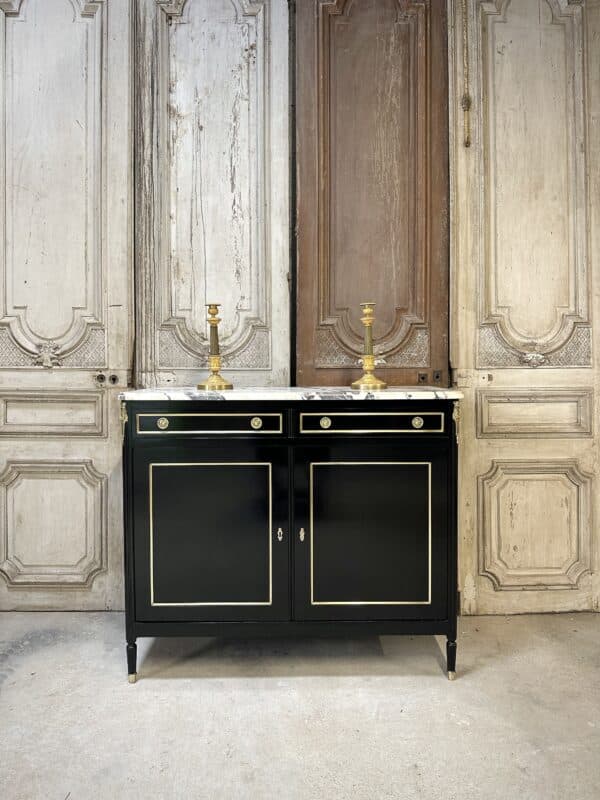Buffet de style Louis XVI laqué noir circa 1960