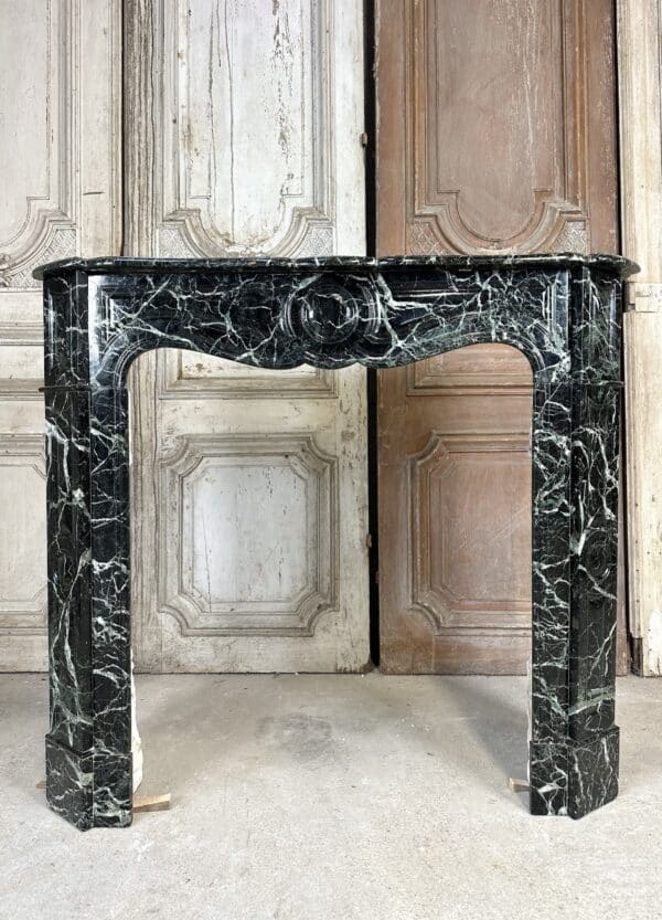 Cheminée de style Louis XV en marbre vert de mer circa 1900