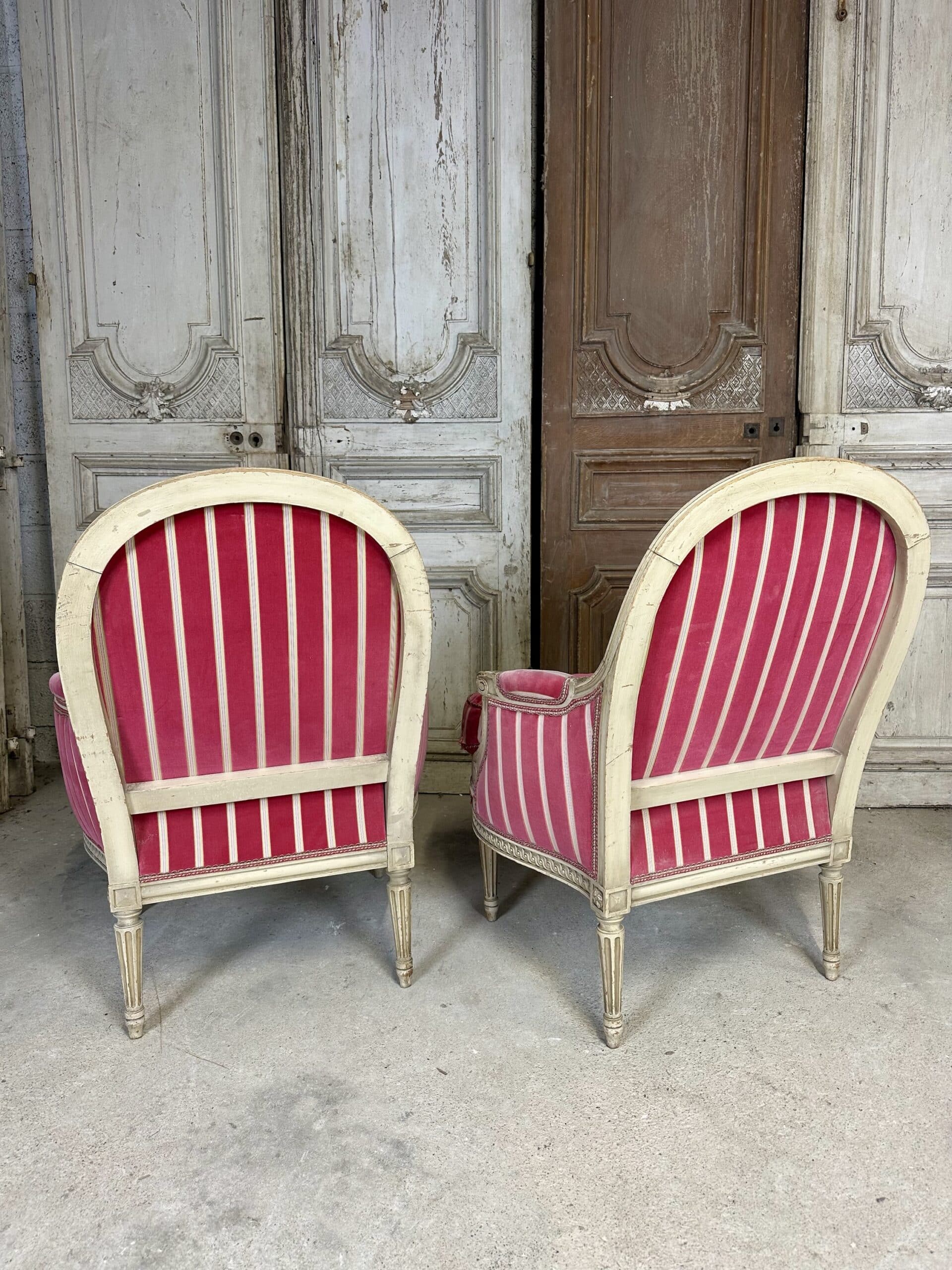 Paire de bergères de style Louis XVI – Image 7