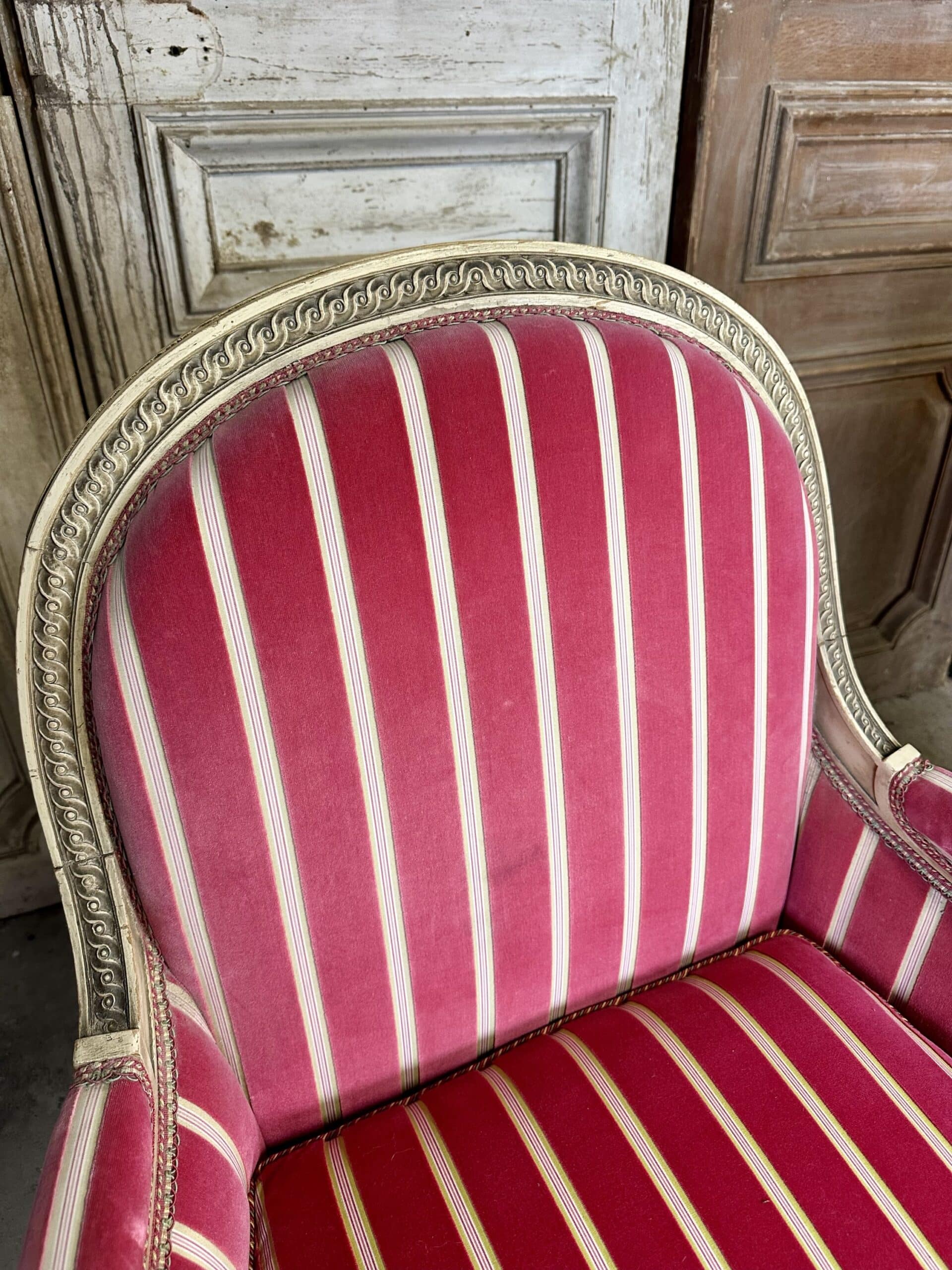 Paire de bergères de style Louis XVI – Image 11