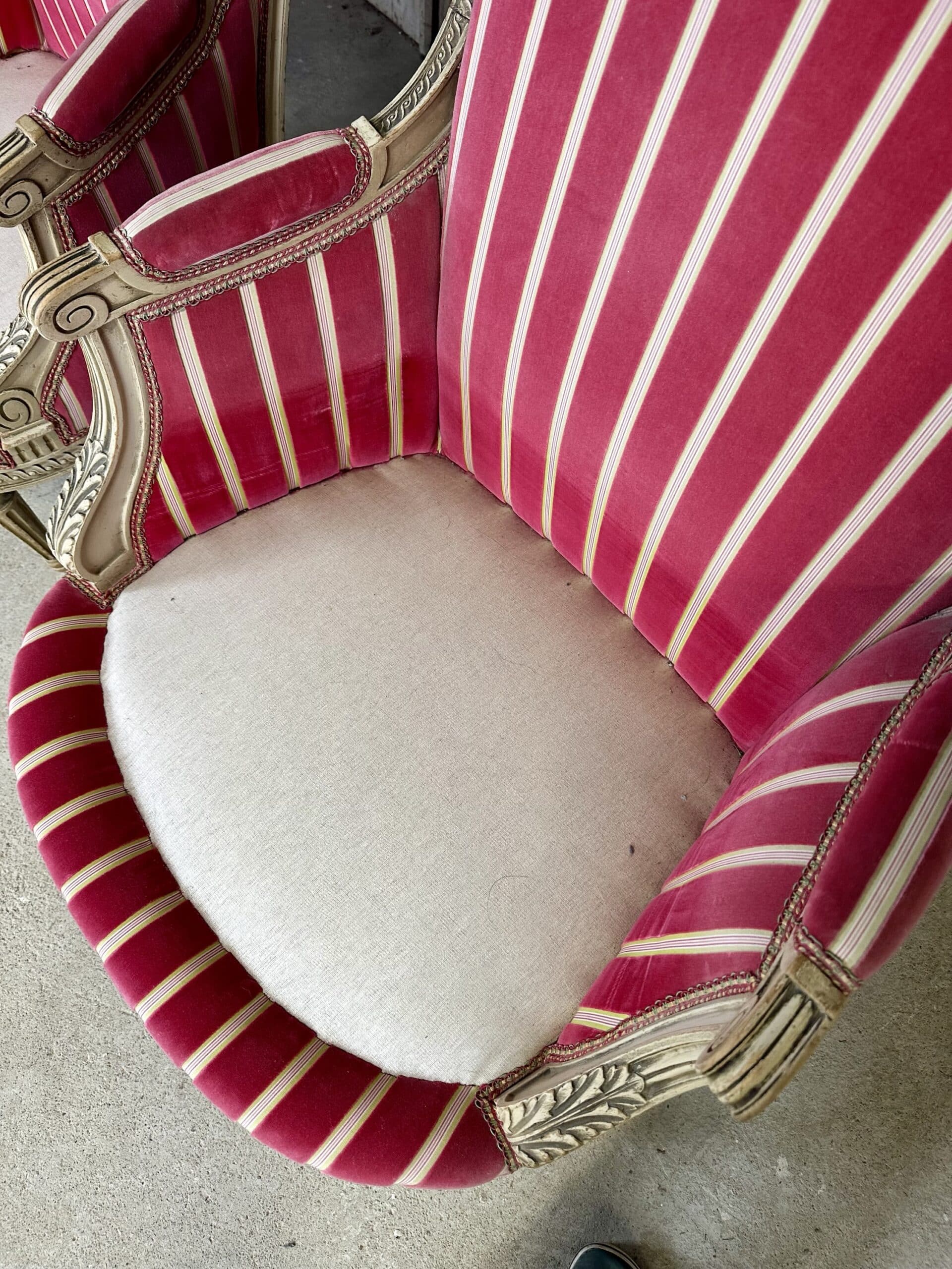 Paire de bergères de style Louis XVI – Image 14