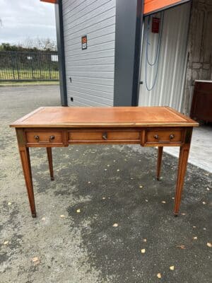 Petit bureau plat de style Directoire circa 1970