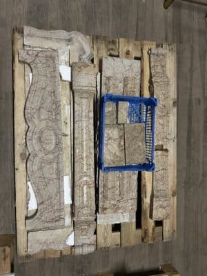 Cheminée en marbre jaune de Trets 19e siècle