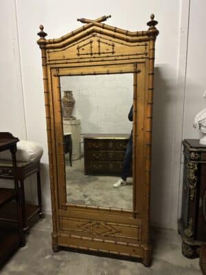 Armoire à glace faux bambou circa 1900