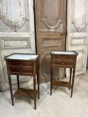 Paire de chevets de style Louis XVI en acajou circa 1960