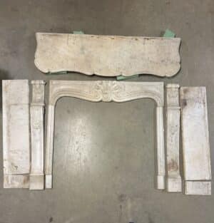 Cheminée en marbre blanc style Louis XV époque fin du 19e siècle