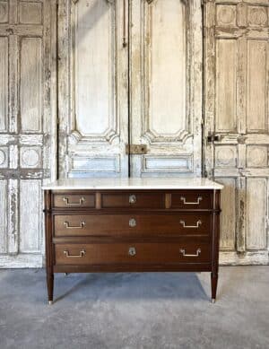 Commode de style Louis XVI en acajou circa 1950