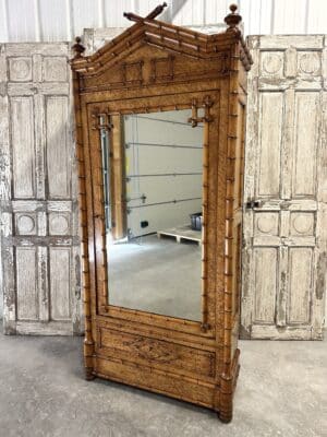 Armoire à glace style faux bambou fin 19e