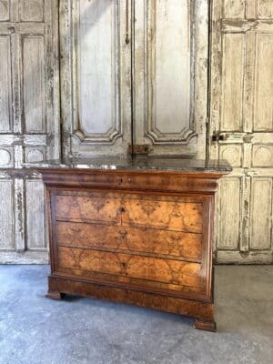 Commode Louis Philippe en noyer 19e siècle