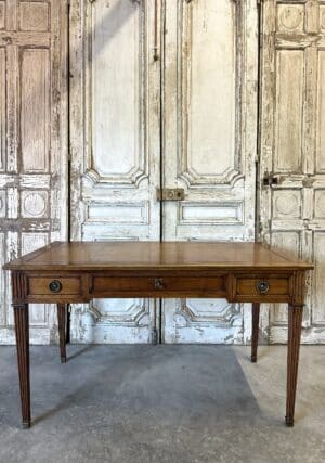 Bureau plat style Louis XVI
