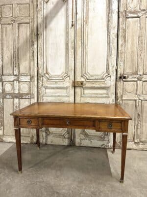 Bureau plat style Louis XVI
