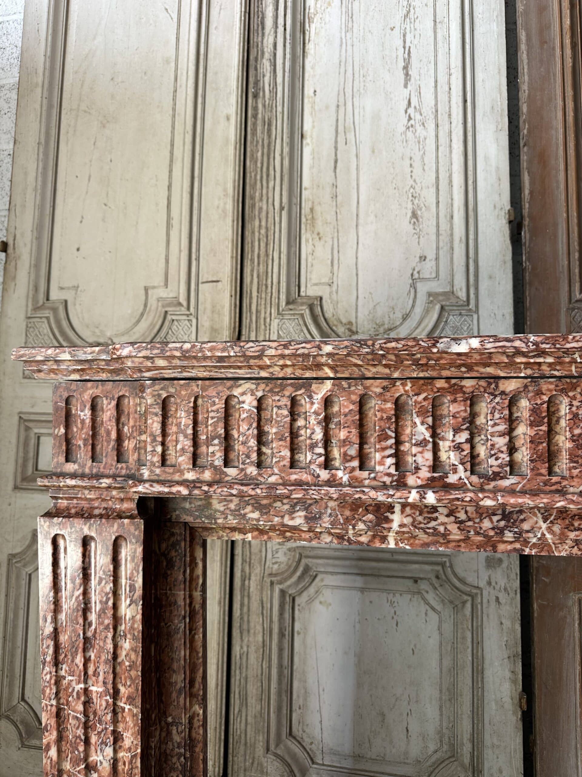 Cheminée Louis XVI en marbre XIXe siècle – Image 7