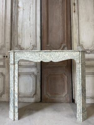 Cheminée de Louis XV pompadour circa 1900 marbre vert d’Estours